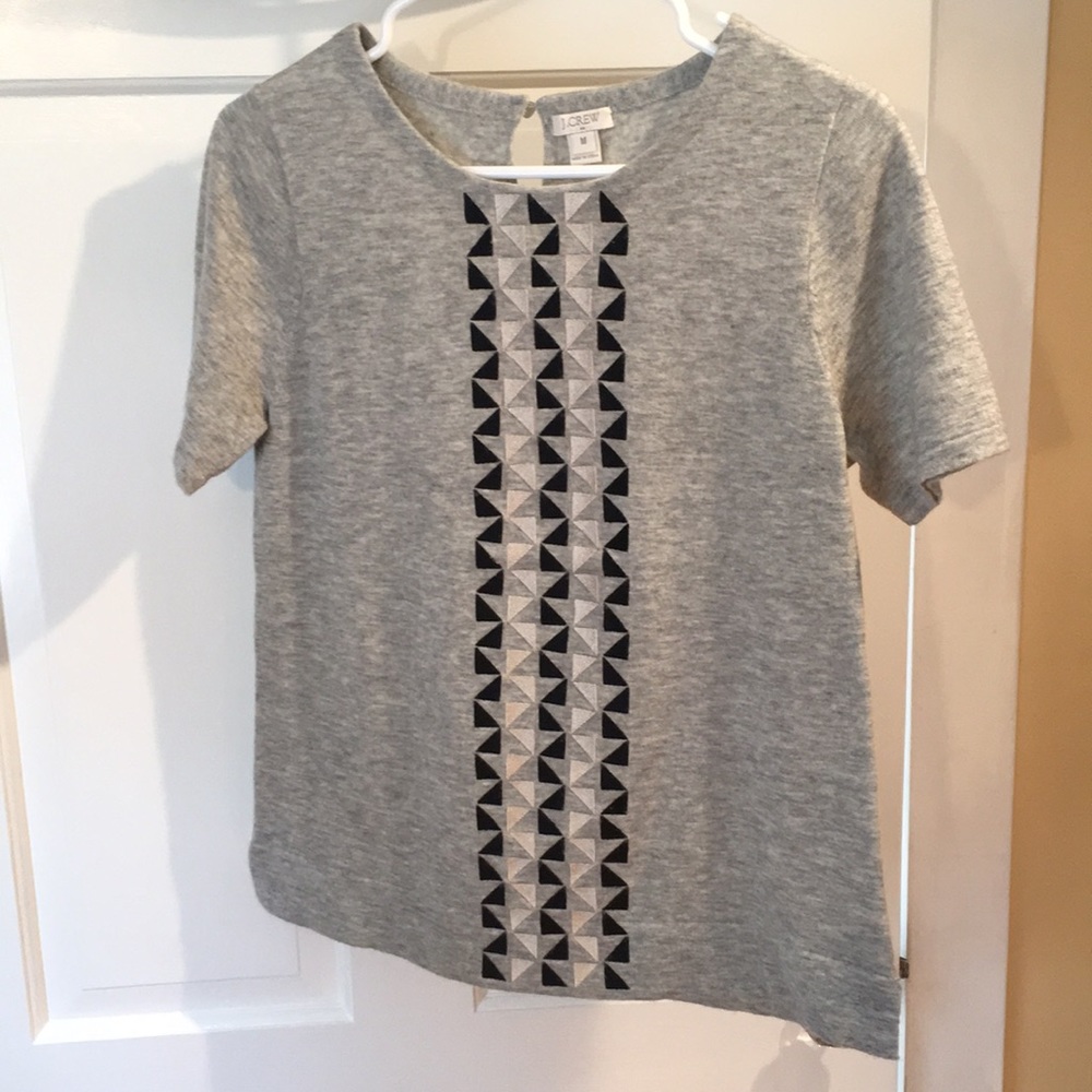Short-sleeve sweater